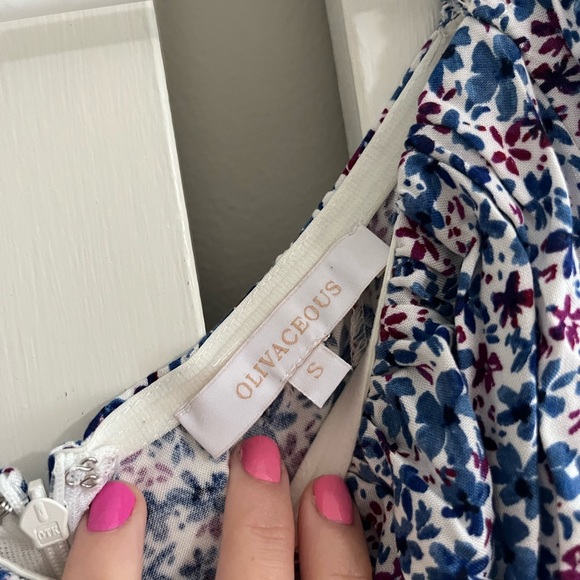 Oliviaceous Romper Floral Size Small - Picture 2 of 3